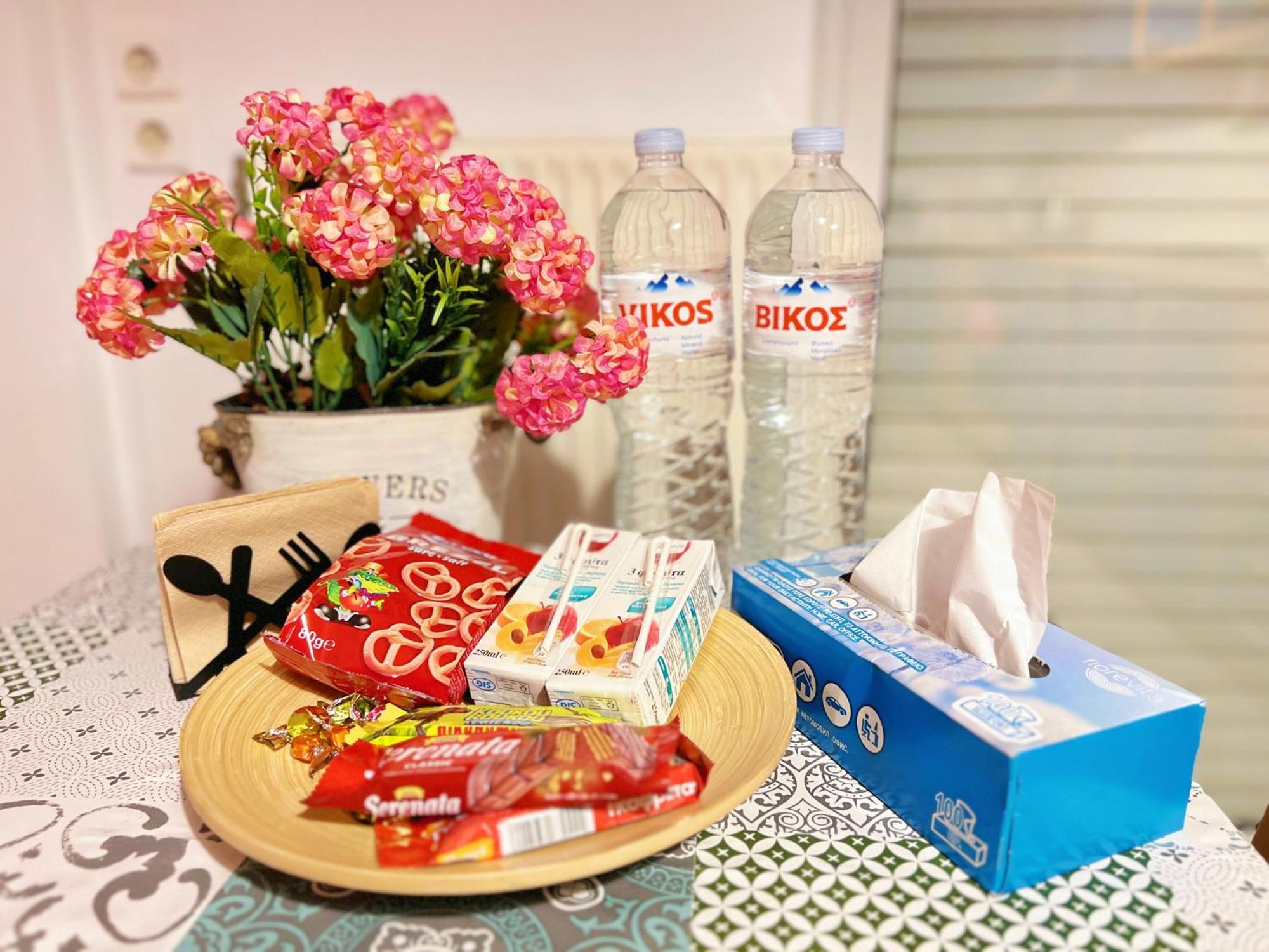 Cozy Fairytal Garden Apartment, Family Friendly, Free Parking, 15 Min To Airport Athènes Extérieur photo