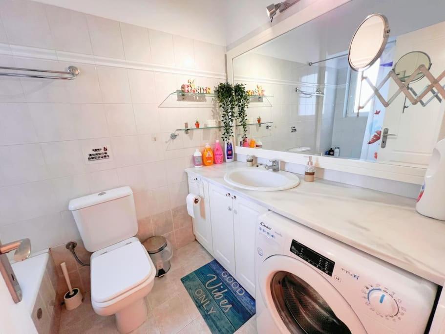 Cozy Fairytal Garden Apartment, Family Friendly, Free Parking, 15 Min To Airport Athènes Extérieur photo