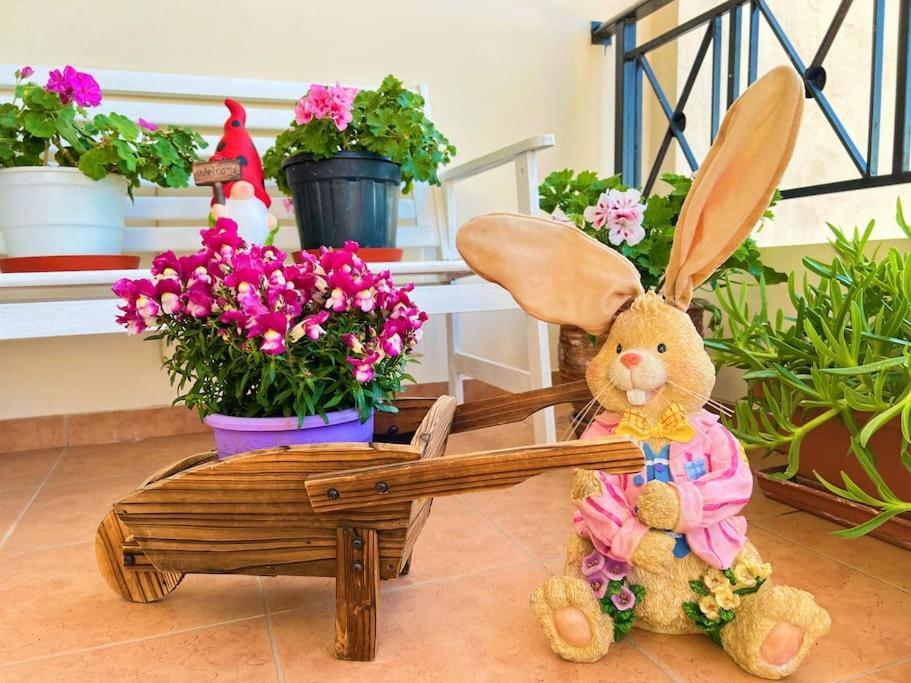 Cozy Fairytal Garden Apartment, Family Friendly, Free Parking, 15 Min To Airport Athènes Extérieur photo